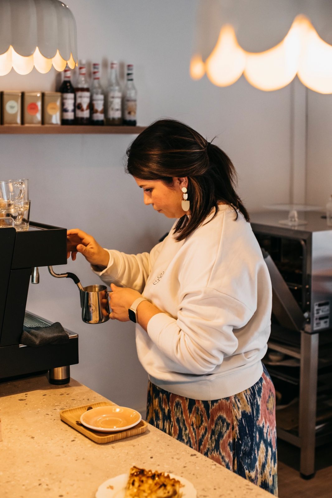 Koffie zetten aan de espressomachine